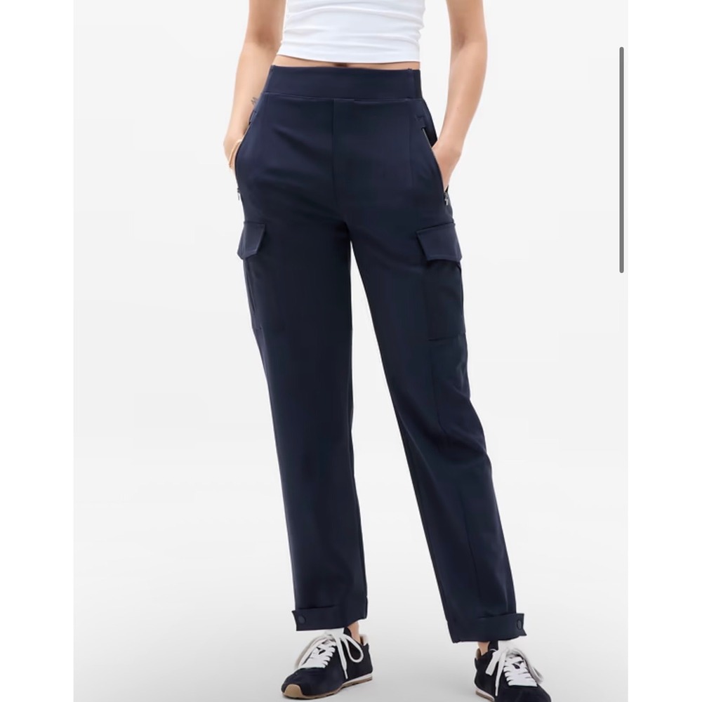 Athleta Endless High Rise‎ Cargo Pant Size 10 Navy Blue